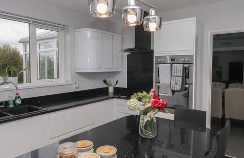 Gosforth Cabaña | EILDON LODGE, pet friendly, with a garden in Gosforth