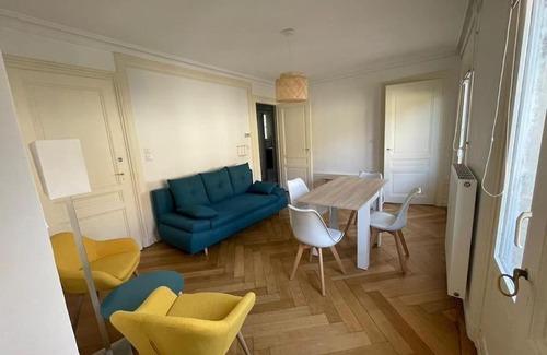 Besancon Old Town Apartamento | Elégant 2 chambres square saint amour