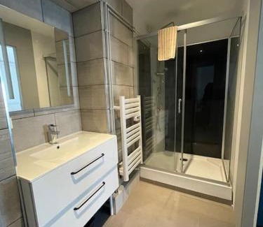Besancon Old Town Apartamento | Elégant 2 chambres square saint amour