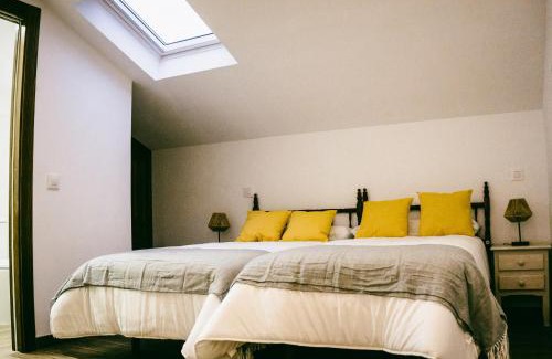 Hueva Casa | El Aprisco, con piscina climatizada en Hueva-Guadalajara