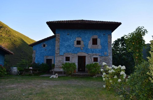 Santianes de Ola Casa | El Cantiellu
