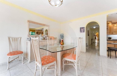 Arenas del Mar Apartamento | Apartamento El Médano 101 A DE LUXE con impresionantes vistas a la piscina