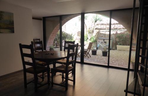 Montauriol Apartamento | El pati català