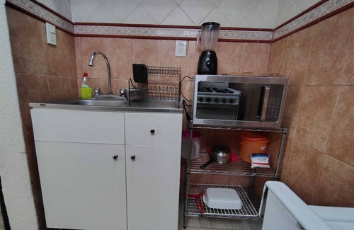 Coyoacán Apartamento | El Rinconcito estudio baño-cocina privados, Coyoacán Country Club, zona segura.