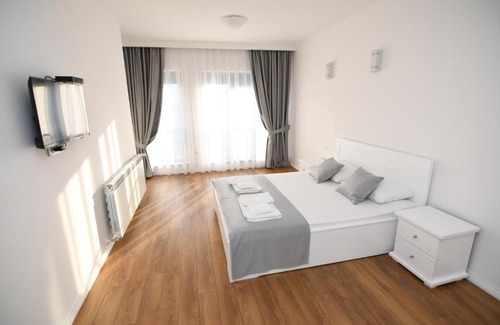 Plav Cama Y Desayuno | Elan Luxury Apartments & Rooms