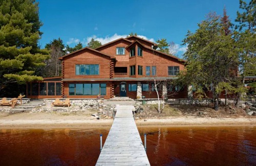Orr Cabina | Elbow Lake Lodge: Breakwater 3BR/1BA Lakefront Cabin