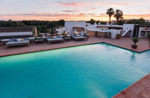 Santa Gertrudis Villa | Elegant Restored Luxury 600 Year Old Farmhouse I Las Chumberas I 6 Bedrooms I Stunning Views I Santa Gertrudis