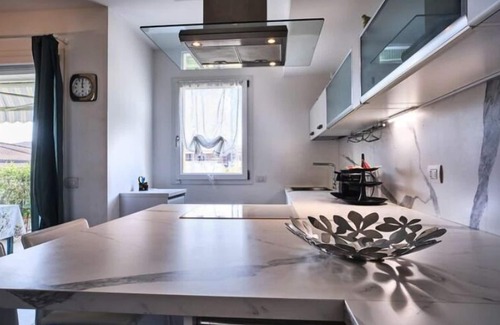 Ovest Apartamento | elegance Suite in Verone~ 15 min in auto from Garda Lake
