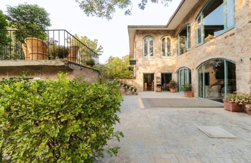 Amer Apartamento | Elegant 1 Bedroom Apartment Near Kookus 3