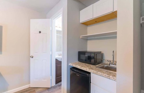 Greater Third Ward Apartamento | Comfy 1 - Bedroom APT w/ Queen Bed & Bath