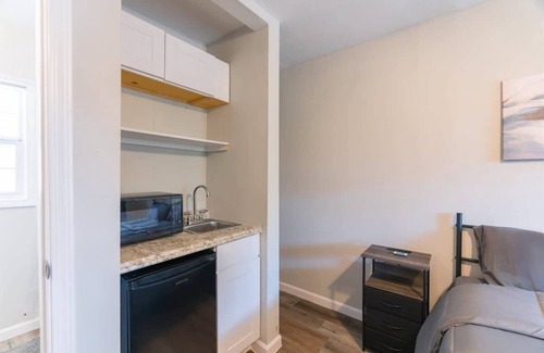 Greater Third Ward Apartamento | Comfy 1 - Bedroom APT w/ Queen Bed & Bath