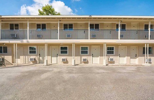 Greater Third Ward Apartamento | Comfy 1 - Bedroom APT w/ Queen Bed & Bath