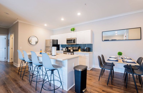 Port Wentworth Apartamento | Elegant 2-bedroom apartment with AC, fitness room, pool - B