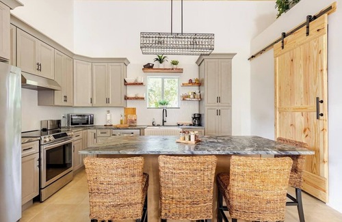 Sanford Casa | Elegant 2-bedroom 2-bathroom house in charming Sanford.