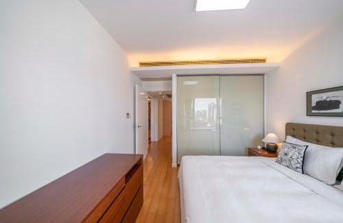 Xujiahui Apartamento | Elegant 2 Bedroom Apartment Walk to Xujiahui Malls