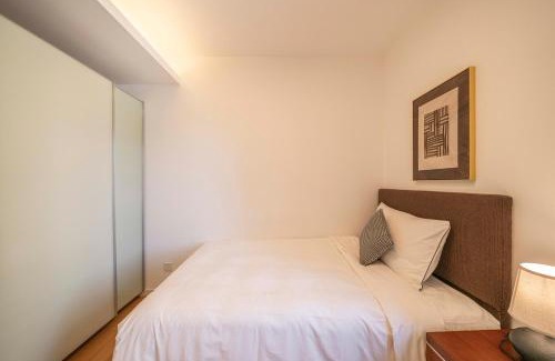 Xujiahui Apartamento | Elegant 2 Bedroom Apartment Walk to Xujiahui Malls