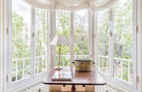 Castellana Apartamento | Elegant 3-Bedroom Apartment in Exclusive Barrio Salamanca Stylish & Spacious, Padilla III