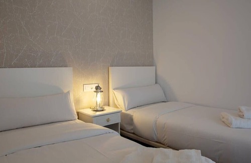 Imperial Apartamento | Elegant & Modern 3Bed in La Latina, 5mins to Metro