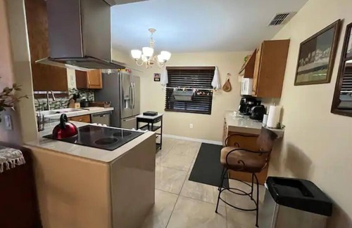 Hudson Casa | Elegant, 3 bedroom-vacation home.