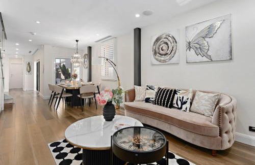 Paddington Casa | Elegant 3BR Paddington - Walk to Cafés