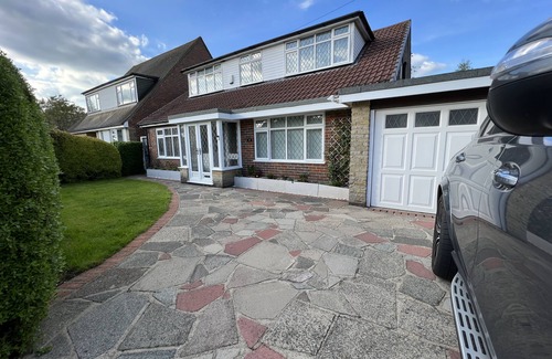 Petts Wood and Knoll Casa | Elegant 4 Bedroom Detached House