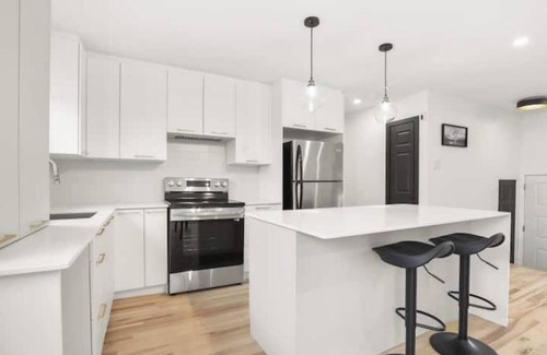 Brossard Casa | Elegant 4 bedroom modern house