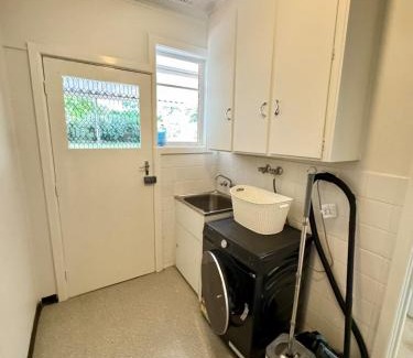 Red Hill Casa | Elegant 4BR Home in Red Hill