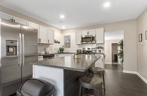 Shawnee Casa | Elegant, 4BR undisturbed tranquility
