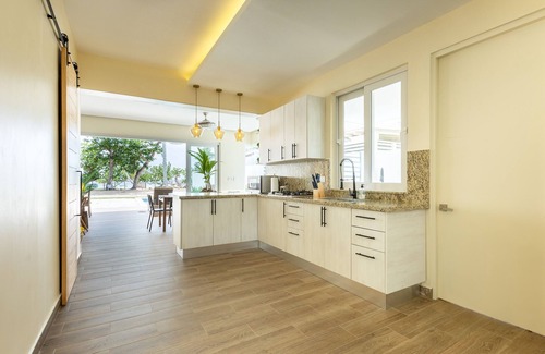 Portillo Casa | Elegant 6BR Coastal Escape | Steps to B