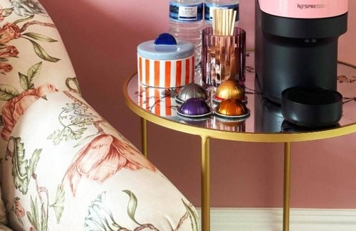 Wraysbury Apartamento | Elegant Accommodation: Thames Mansion – Water View