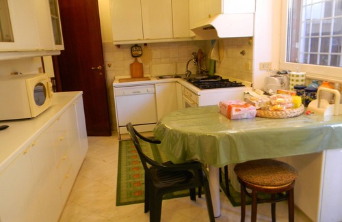Gianicolense Apartamento | Elegante y espacioso, apartamento bien amueblado con una terraza en el Janículo, WiFi-gratis