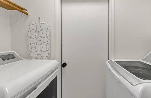 Fredericksburg Casa | Elegant and Stylish Glenmoor Abode - 5 min to Town