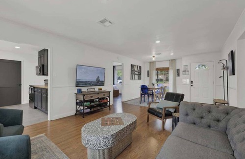 Fredericksburg Casa | Elegant and Stylish Glenmoor Abode - 5 min to Town
