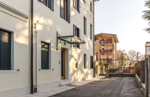 Treviso Apartamento | Elegante apartamento a tiro de piedra del centro.