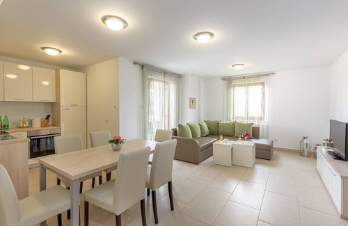 Vantacici Apartamento | Apartments Mike / Elegant apartment Mike 6