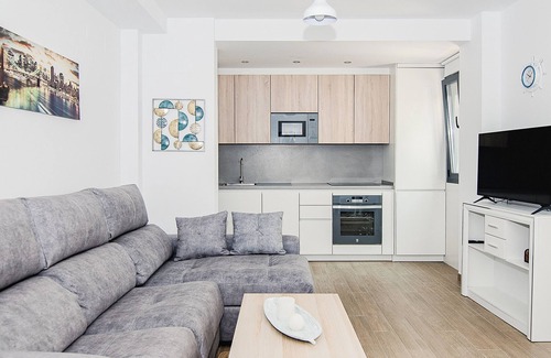 Rota Apartamento | Elegante Apt. p/6 con Piscina, Wifi y Aire Acondicionado en Rota