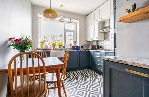 Cliftonville Apartamento | Elegant Beach View Work Stay