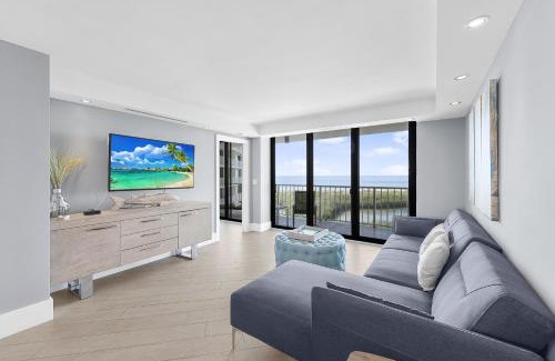 Marco Island Casa | Elegant beachfront condo in private community