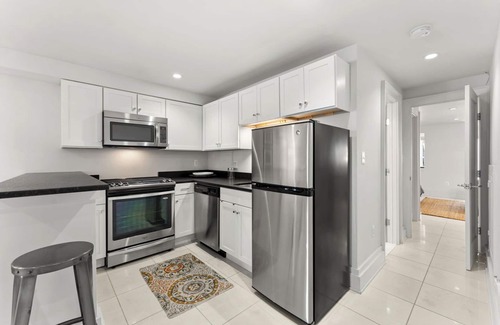 Barney Circle Apartamento | Nuevo y elegante apartamento en Capitol Hill / A una cuadra del metro