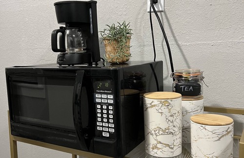 Southside Casa | Elegant Downtown Cottage Perfect For Long Stays