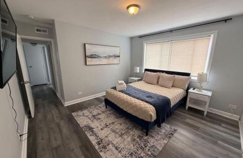 Oak Park Apartamento | Elegant & Elevated 4BD 2 BA