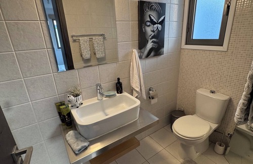 Lykabittos Apartamento | Elegant Escape in Nicosia