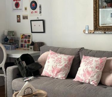 Quartier Sainte-Avoye Apartamento | Elegant Flat in Marais Paris