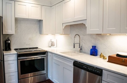 North Upper Street Casa | Elegant & Historic 1805 Thomas January Hemp House
