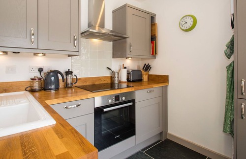 Tavistock Casa | Elegant Holiday Home in Tavistock With Garden, Barbecue, Fireplace