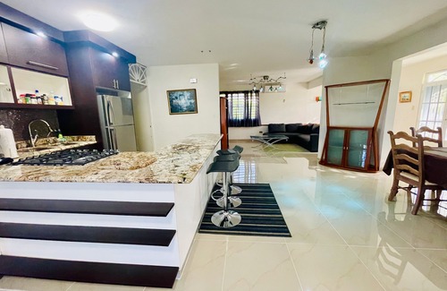 Bejucos Casa | Nuevo listado para hermosa, espaciosa y moderna casa