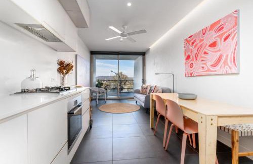 City West Apartamento | Elegant Inner City Life Nishi Building - Hosted by CanStay