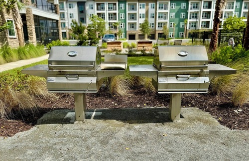 Southside Apartamento | Elegant King Bed Balcony Pool View Gym Southside Jacksonville Near Saint Johns