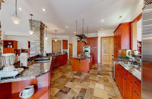 Eureka Springs Casa | Elegant lake house with gourmet kitchen, game room, scenic views & lake frontage