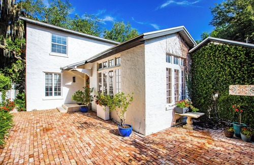 Mount Dora Casa | Elegant Lake Retreat